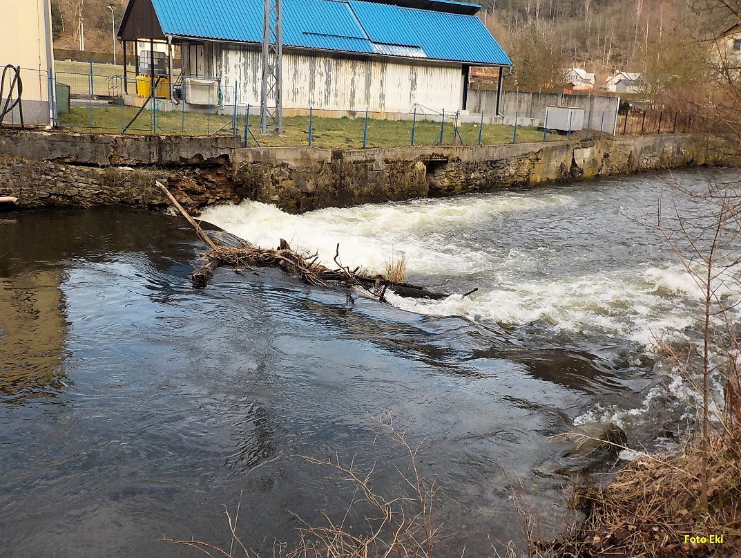 rkm. 14,2 Stupeň na Svatavě v městečku Oloví