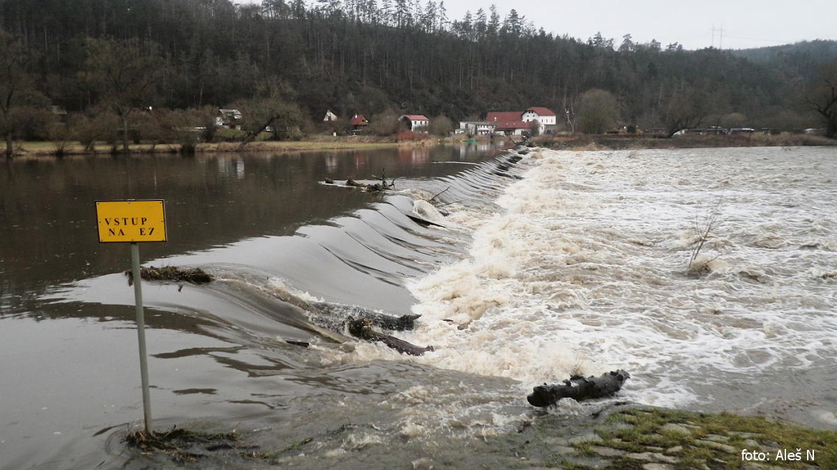 rkm. 77,4 Jez Čilá, 02/2021, 150 m3/s