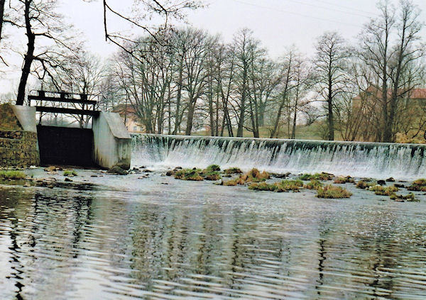 hráz přehrady Slapany hráz přehrady Slapany