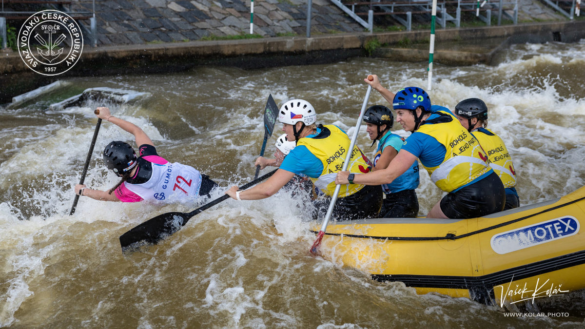 Závody v raftingu