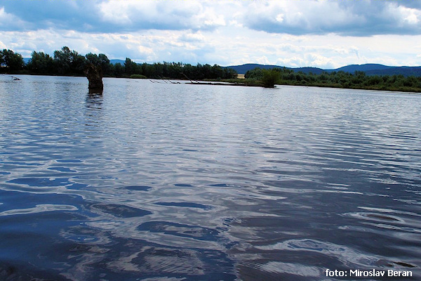 Pískovcové jezero